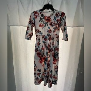 Girls size 8 long sleeve maxi dress with pockets